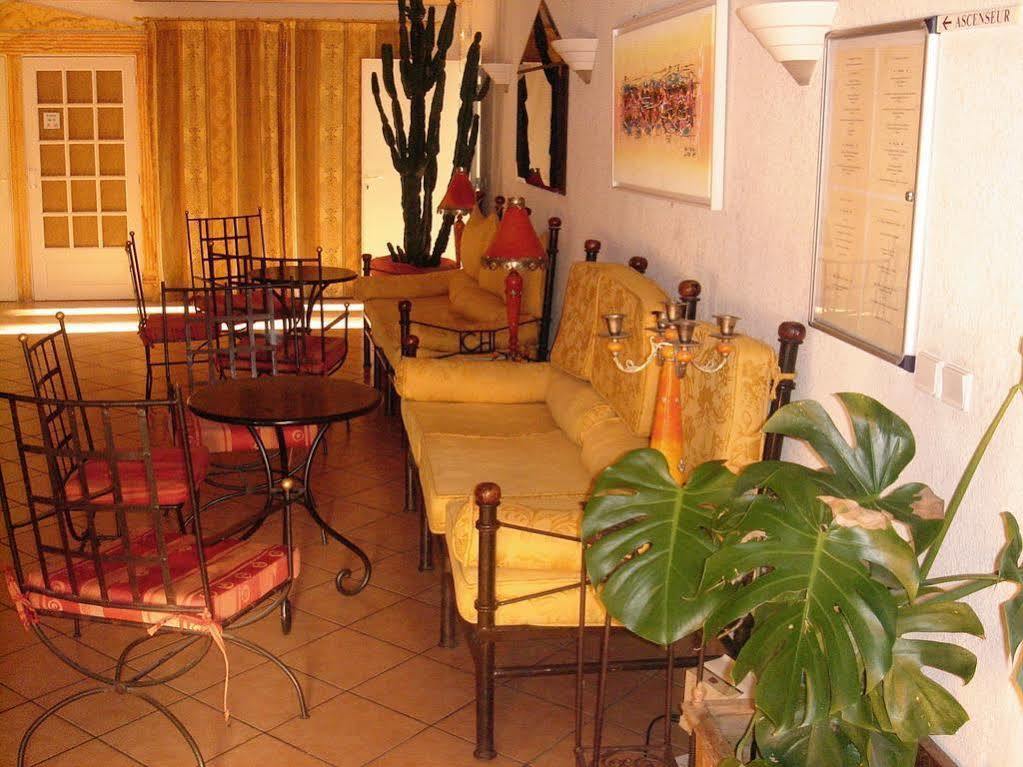 Le Cesar Hotel Plan-de-Cuques Restaurant photo